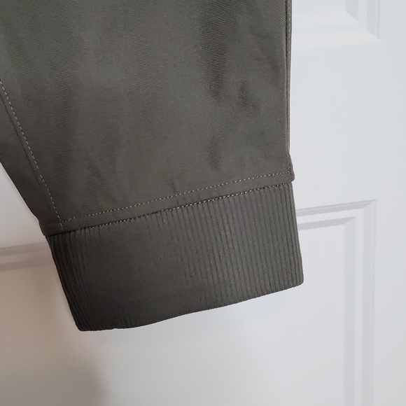 Vuori M Joggers with Pockets - Picture 4 of 7